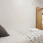 拜罗奥拓中心公寓 *